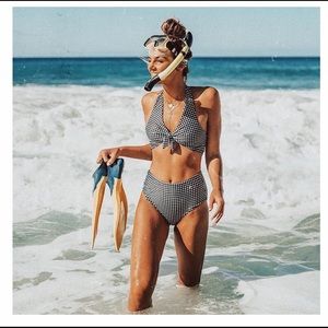 Albion Fit black and white two piece size small